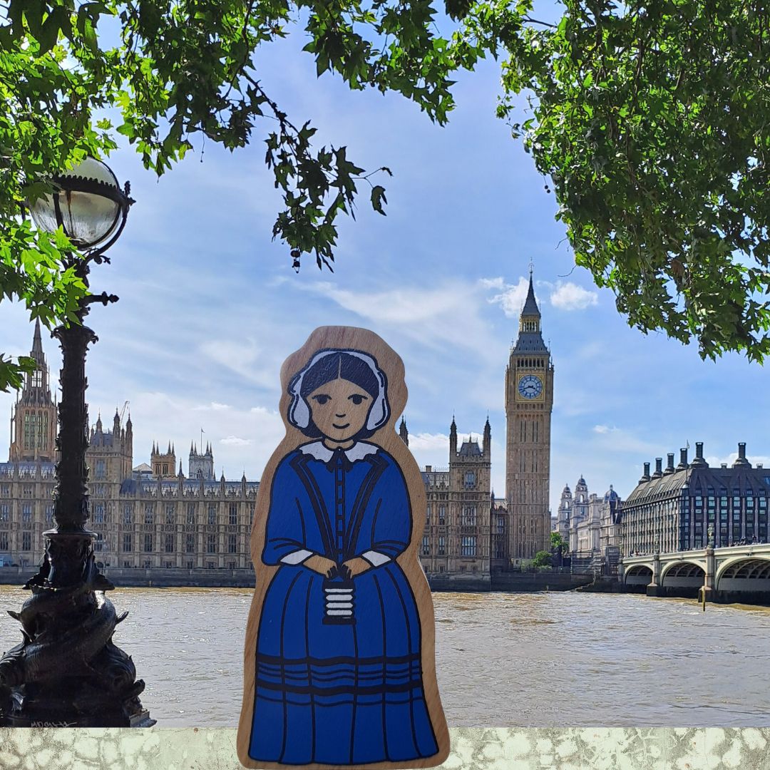 Florence Nightingale Wood Figure - Image 3
