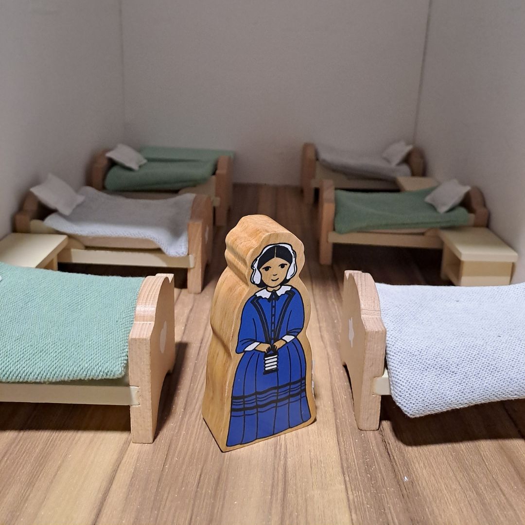 Florence Nightingale Wood Figure - Image 2